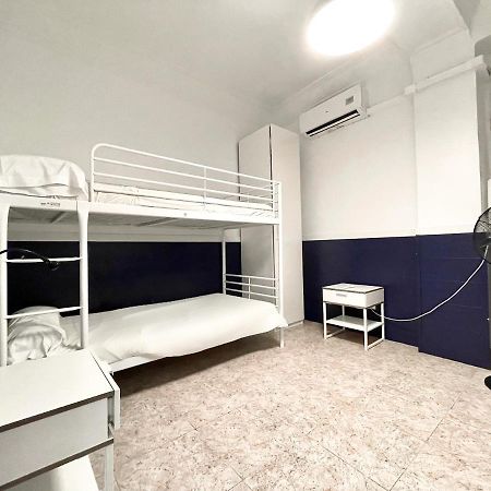 Az The Zity Hostel - Coliving Zaragoza Bagian luar foto