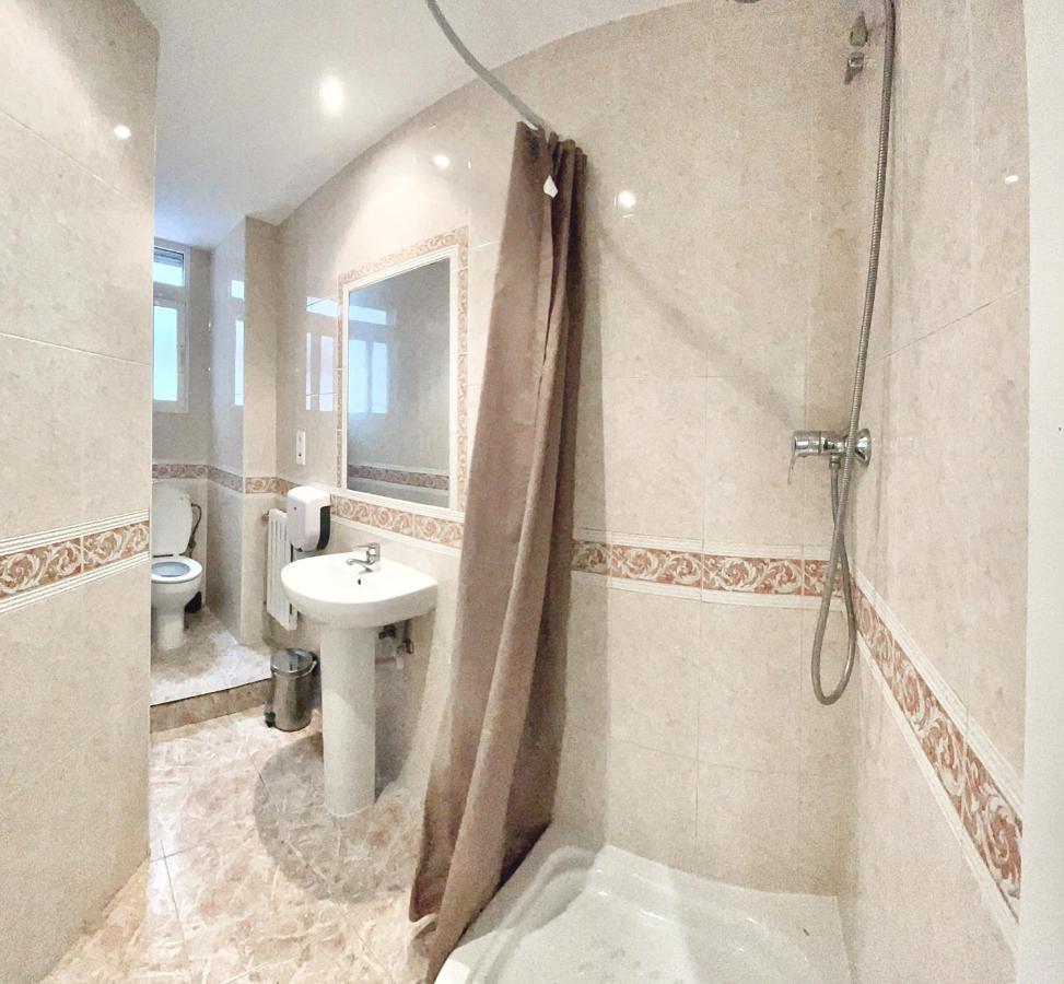 Az The Zity Hostel - Coliving Zaragoza Bagian luar foto