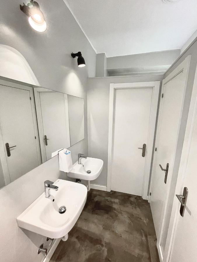 Az The Zity Hostel - Coliving Zaragoza Bagian luar foto